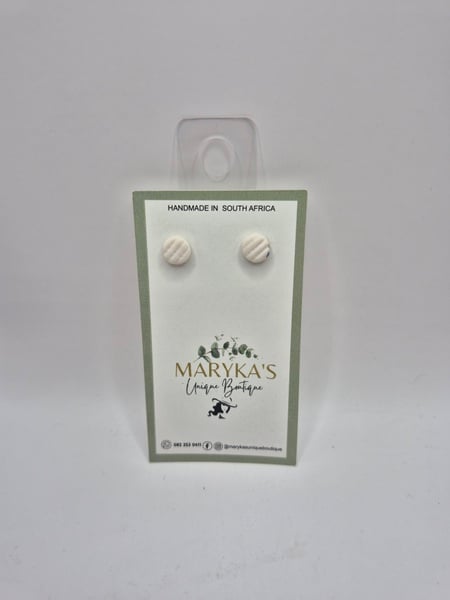 Mini round stud earrings