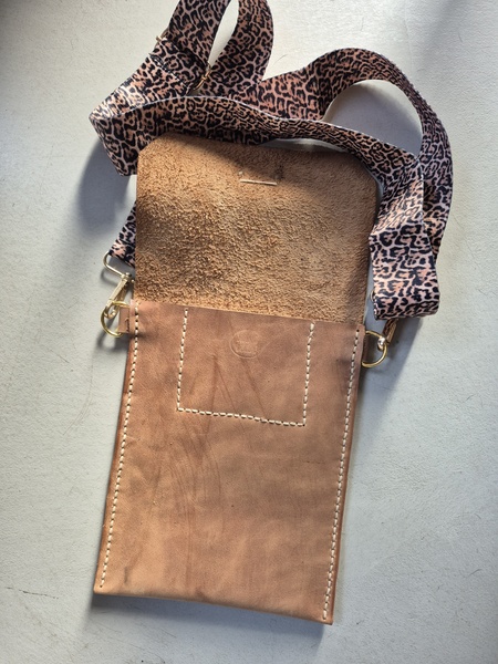 Leather hanbag (cell and card)
