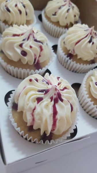 12 x Lemon Blueberry Cupcakes