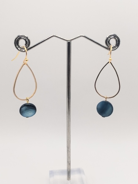 Teardrop dangle with blue disc