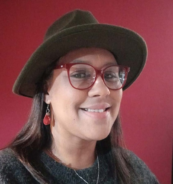 Stylish in Cape Town - A hat and red leather knot earrings - killer combo!