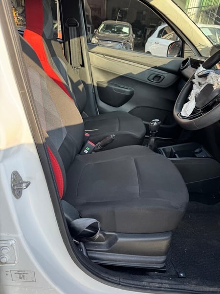 2025 RENAULT KWID 1.0