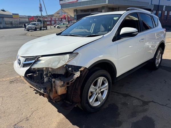 2013 TOYOTA RAV4 2.0