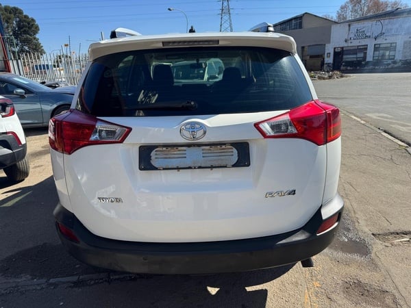 2013 TOYOTA RAV4 2.0