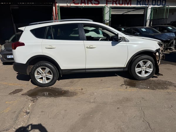 2013 TOYOTA RAV4 2.0