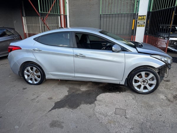 2012 HYUNDAI ELANTRA 1.8 AUTOMATIC