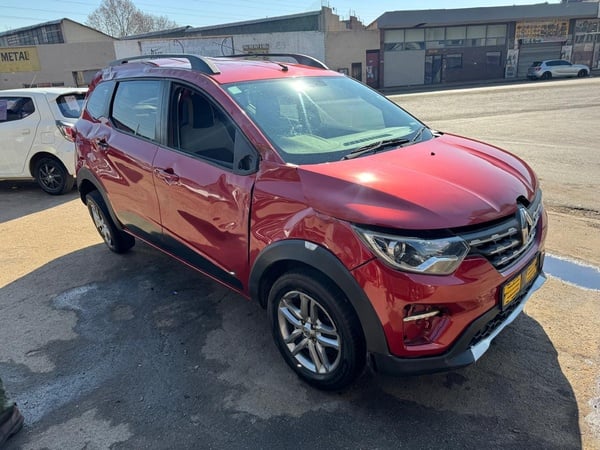 2020 RENAULT TRIBER 1.0 - 7 SEATER