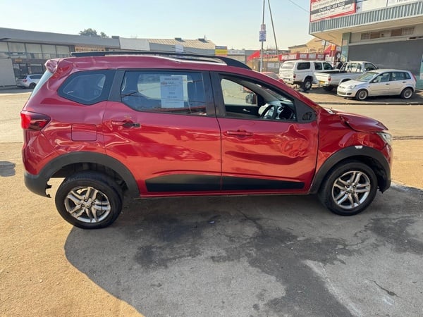 2020 RENAULT TRIBER 1.0 - 7 SEATER