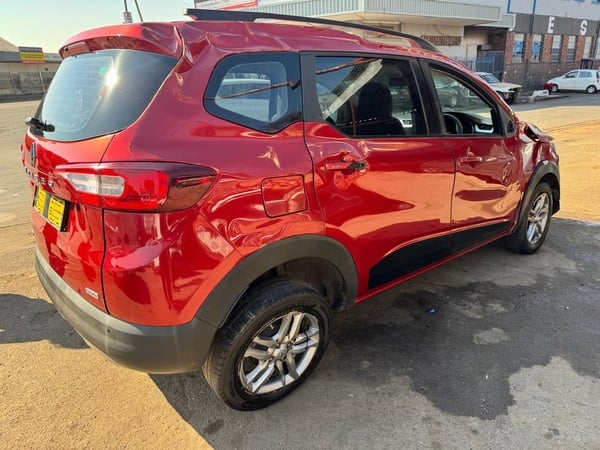 2020 RENAULT TRIBER 1.0 - 7 SEATER