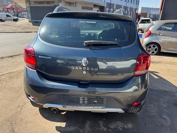2019 RENAULT SANDERO 900T STEPWAY