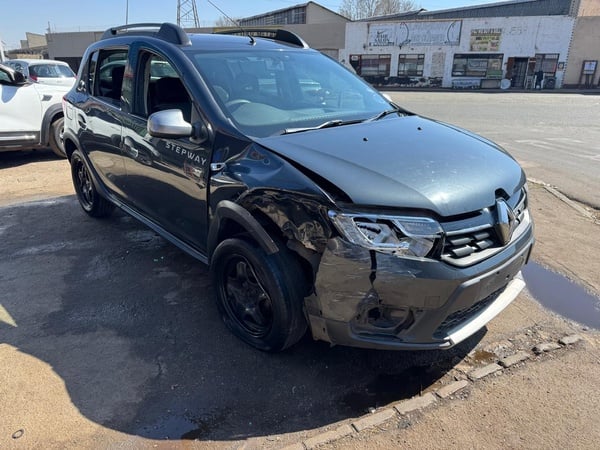 2019 RENAULT SANDERO 900T STEPWAY