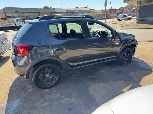 2019 RENAULT SANDERO 900T STEPWAY