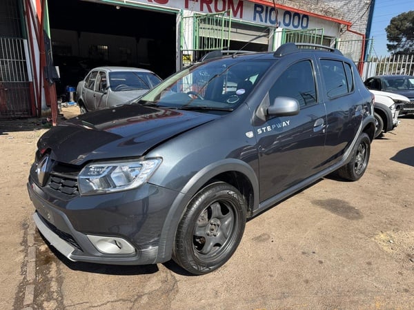 2019 RENAULT SANDERO 900T STEPWAY