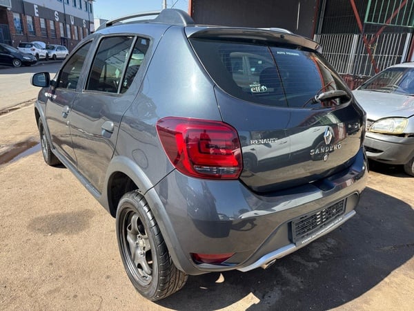 2019 RENAULT SANDERO 900T STEPWAY
