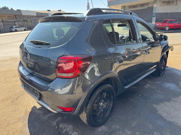 2019 RENAULT SANDERO 900T STEPWAY
