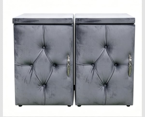 Swedelin Chesterfild Bedside Table Pedestal Set of 2