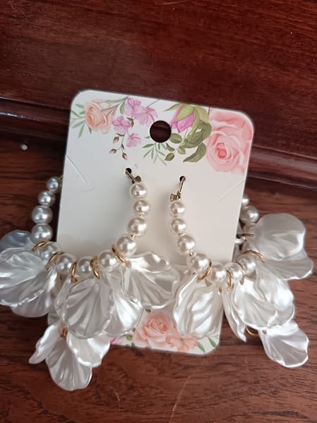 Earrings - Pearly hoops 7cm