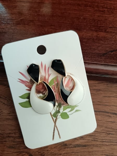 Earrings - Black and white 3.5cm