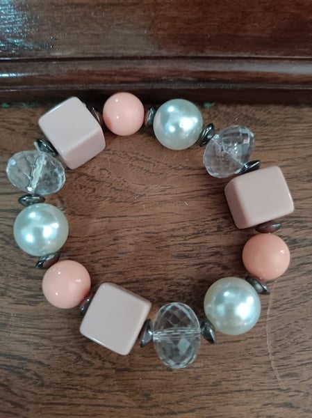 Bracelets - Apricot