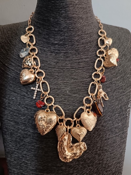 Necklaces - Gold colour