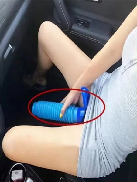 Portable Emergency Urinal | 750ml Collapsible Car Travel Toilet