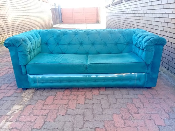 2 x 2 seater couch 🛋 Good condition ✨