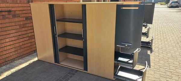 4-Way Cluster Desk with Credenza and Drawers 📚 Good condition✨