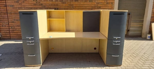 4-Way Cluster Desk with Credenza and Drawers 📚 Good condition✨ picture