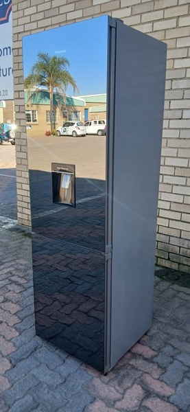 Hisense 369L black mirror refrigerator 🍖 Good condition ✨