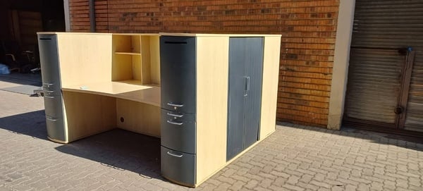 4-Way Cluster Desk with Credenza and Drawers 📚 Good condition✨