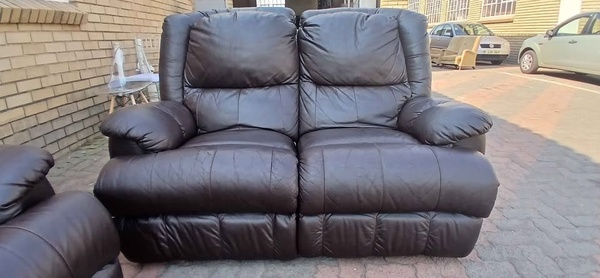 Full genuine leather recliner loungesuit 🛋 Good condition ✨