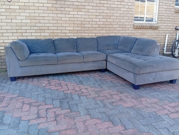 Rochester L shape couch 🛋  Good condition ✨ picture