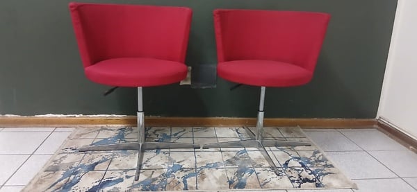 Red occasional chairs 💥 Good condition ✨ R950 each picture
