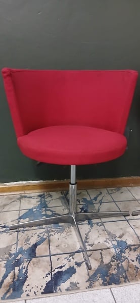 Red occasional chairs 💥 Good condition ✨ R950 each