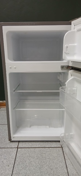 Dixon mini fridge freezer 112L 🧃 Good condition ✨
