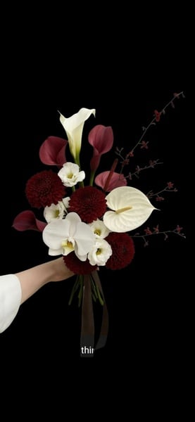 Seasonal bridal bouquet