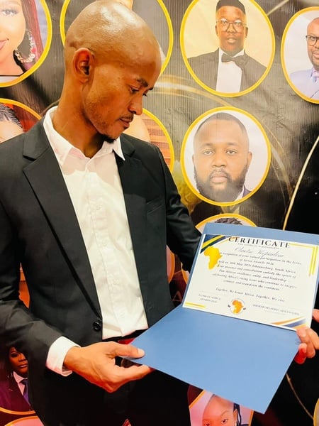 Olaotse Kepadisa Honoured with Icons of Africa Award for Sports Commentary picture