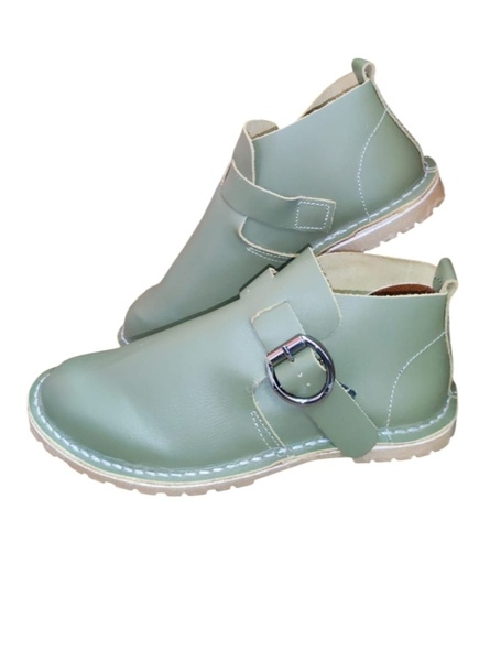 Plain Buckle Boot