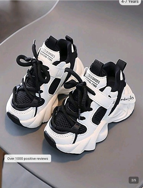 Toddler sneaker size 24