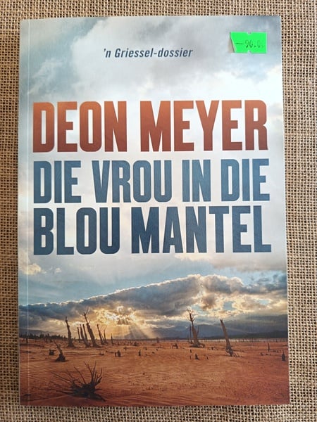 Die Vrou in die Blou Mantel