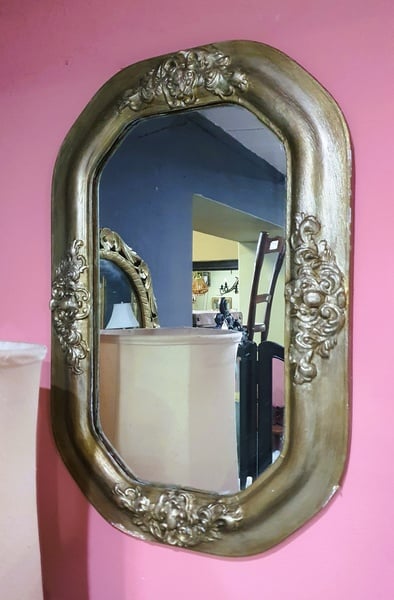 Mirror, metallic finish