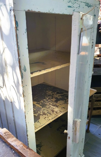 Rustic / Shabby Chic storage unit, 1 door