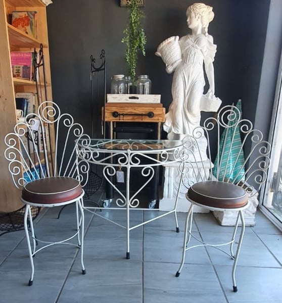Outdoor Half Moon table with 2 chairs