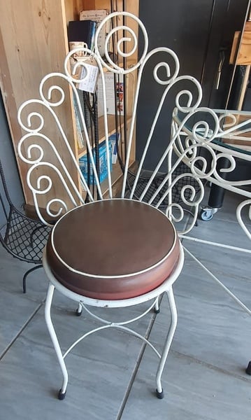 Outdoor Half Moon table with 2 chairs