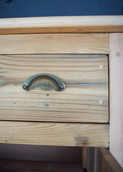 Chest cupboard top drawer