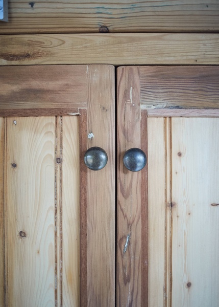 Chest cupboard top drawer