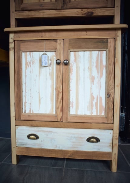 Chest unit bottom drawer