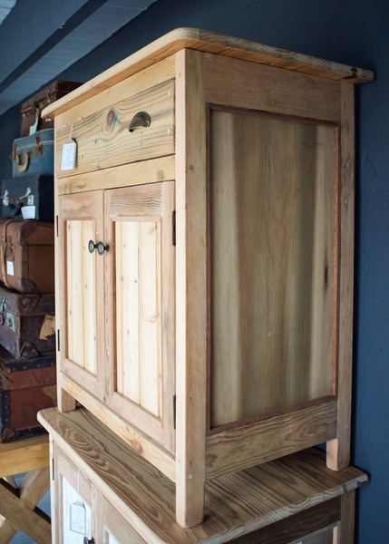 Chest cupboard top drawer