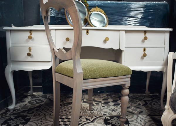 Dressing table