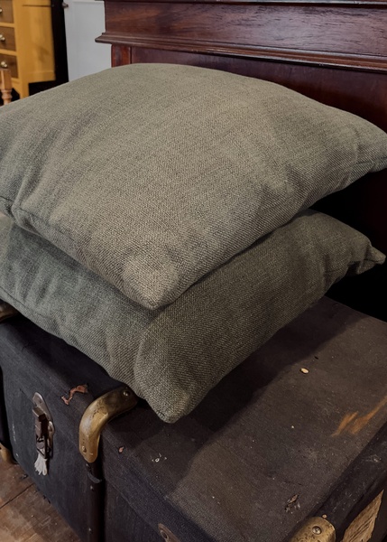Scatter cushions